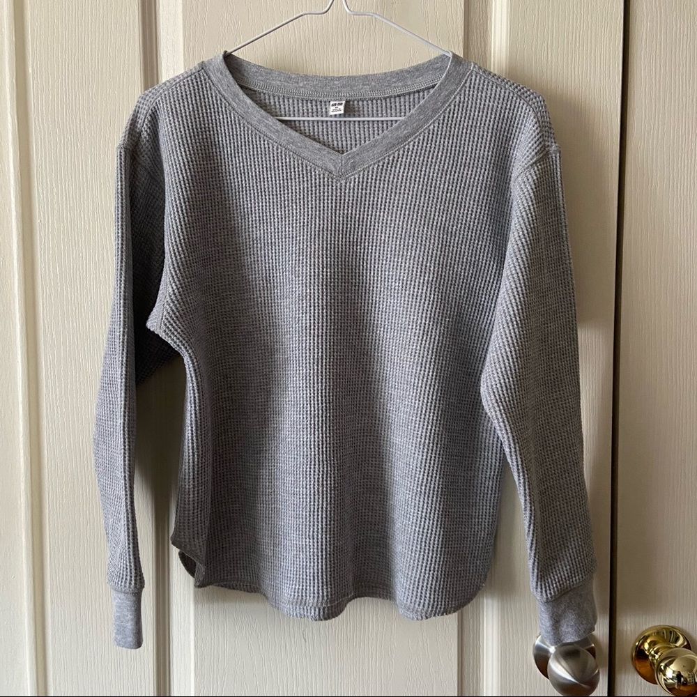 uniqlo waffle v-neck longsleeve